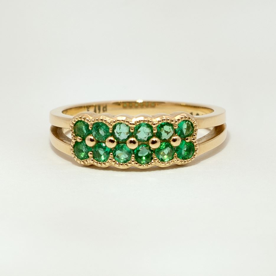 Anillo Fura 12 Esmeraldas 0.49 ct en Oro Amarillo