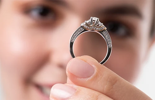 Comprar un anillo de compromiso